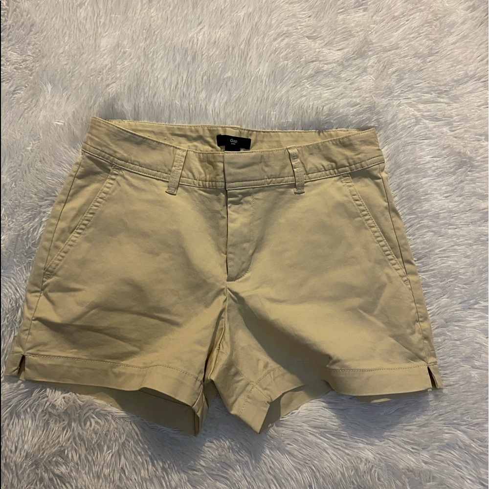 gap shorts
